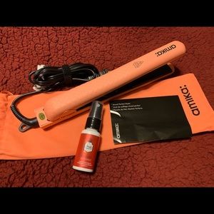 AMIKA straightener + Mini Beauty heat protector